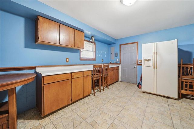 1551 Gilleevan Drive, Valparaiso, IN 46385