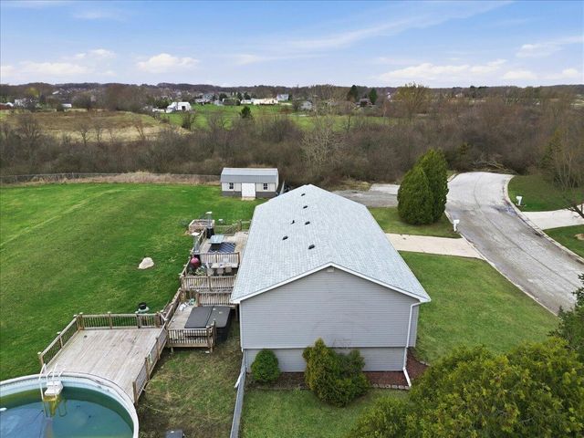 1551 Gilleevan Drive, Valparaiso, IN 46385