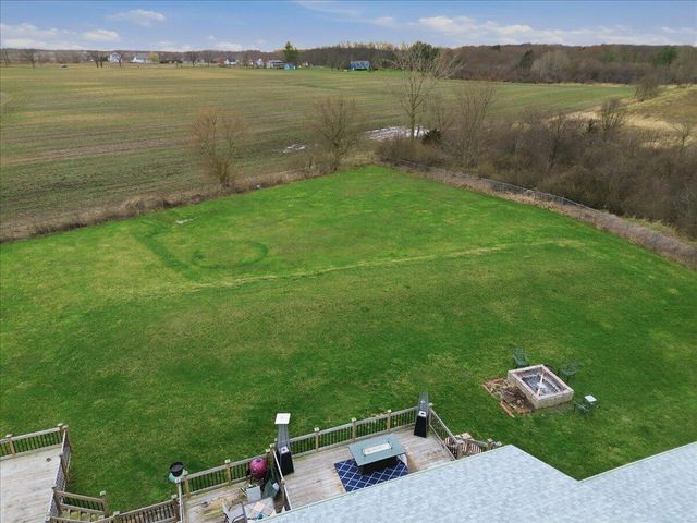 1551 Gilleevan Drive, Valparaiso, IN 46385