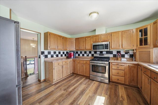 1551 Gilleevan Drive, Valparaiso, IN 46385