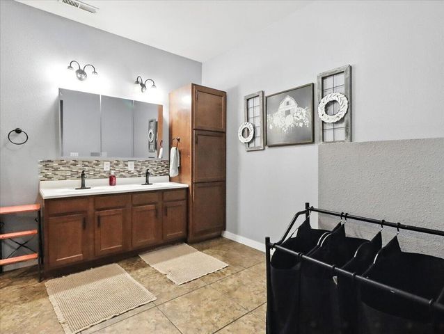 1007 Wade Street, Mountain View, MO 65548