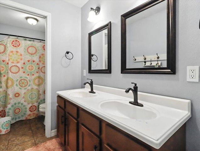 1007 Wade Street, Mountain View, MO 65548