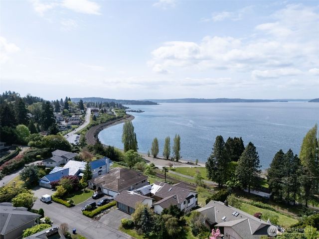 92 Tatoosh Place, Steilacoom, WA 98388