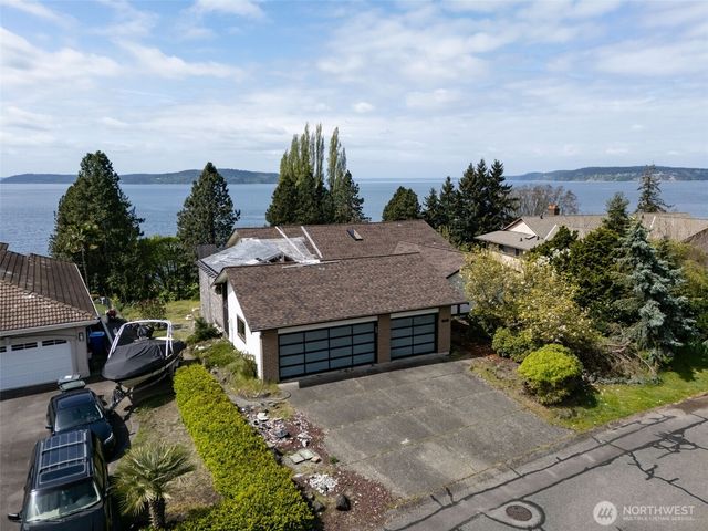 92 Tatoosh Place, Steilacoom, WA 98388
