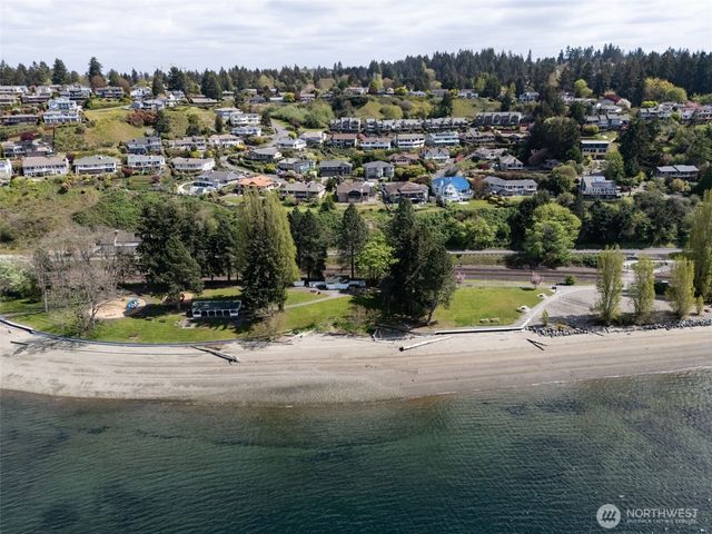 92 Tatoosh Place, Steilacoom, WA 98388