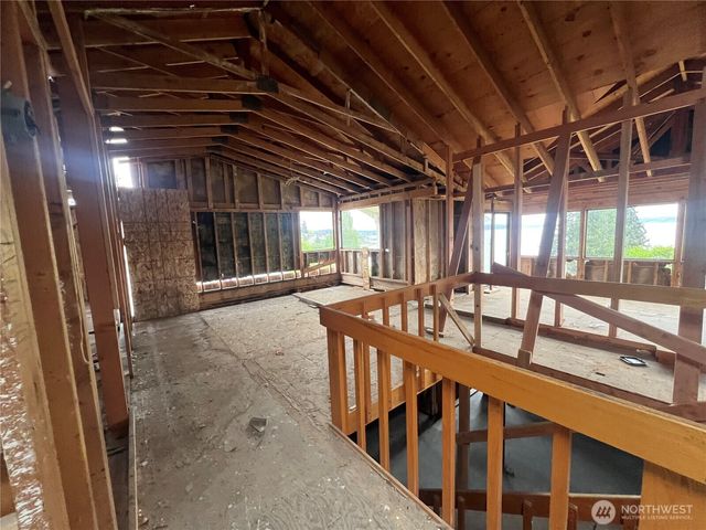 92 Tatoosh Place, Steilacoom, WA 98388