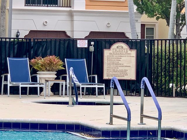 5620 NE Trieste Terrace, Boca Raton, FL 33487