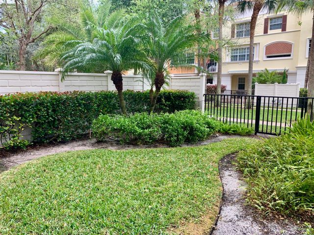 5620 NE Trieste Terrace, Boca Raton, FL 33487