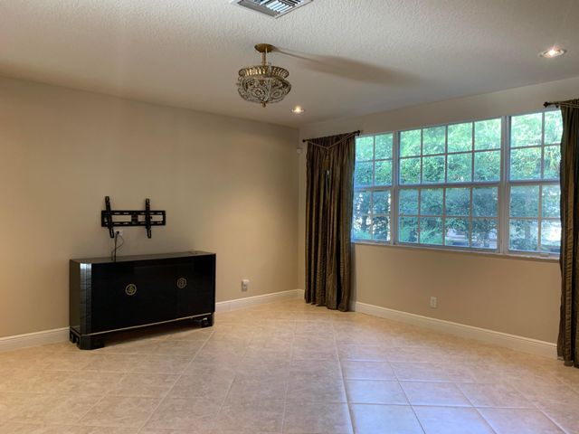 5620 NE Trieste Terrace, Boca Raton, FL 33487