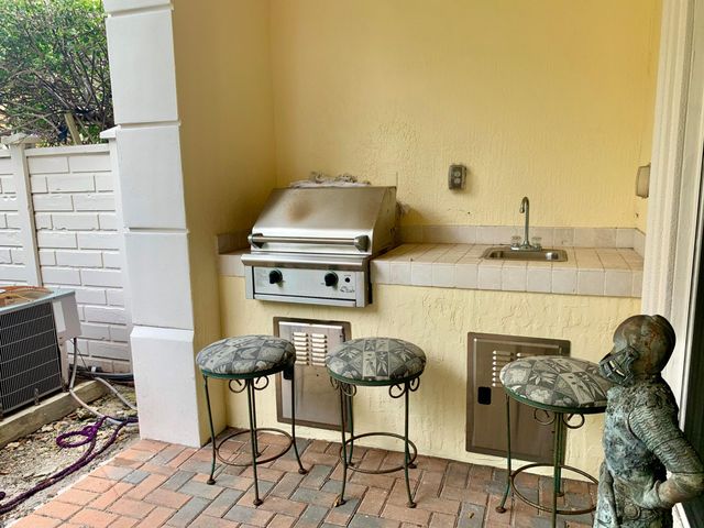 5620 NE Trieste Terrace, Boca Raton, FL 33487