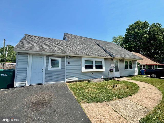 18 PLUMTREE RD, Levittown, PA 19056