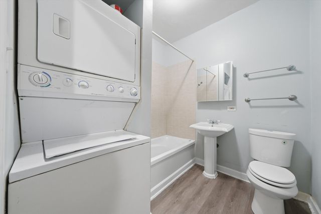 7601 S Essex Avenue 2, Chicago, IL 60649