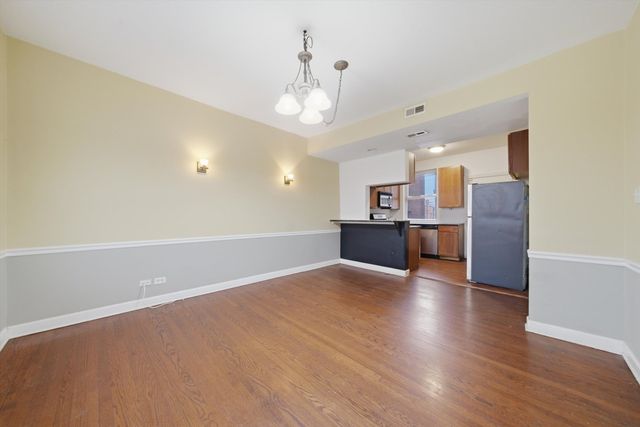 7601 S Essex Avenue 2, Chicago, IL 60649