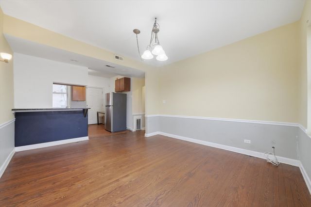 7601 S Essex Avenue 2, Chicago, IL 60649