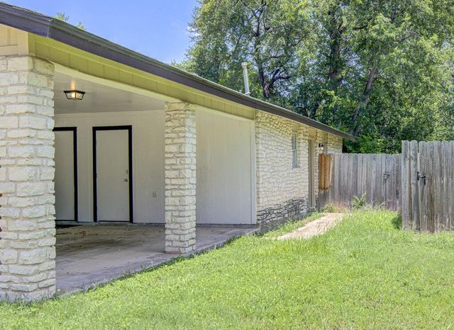 805 Sirocco DR B, Austin, TX 78745