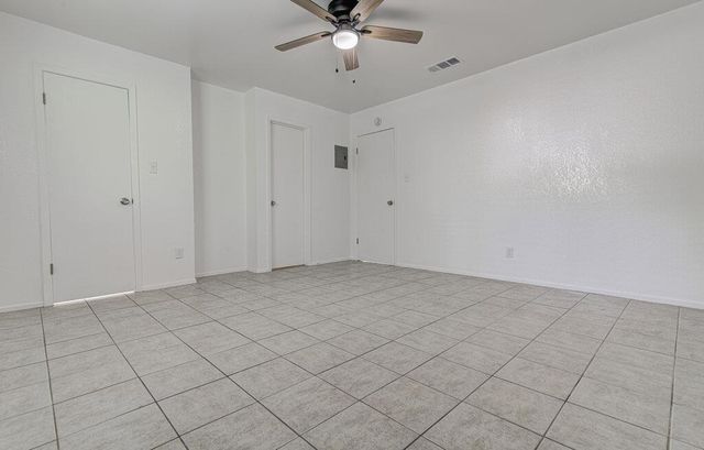 805 Sirocco DR B, Austin, TX 78745