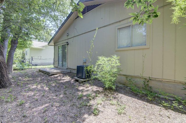 805 Sirocco DR B, Austin, TX 78745