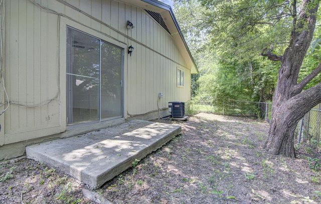 805 Sirocco DR B, Austin, TX 78745