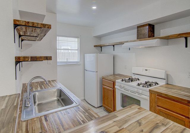 805 Sirocco DR B, Austin, TX 78745