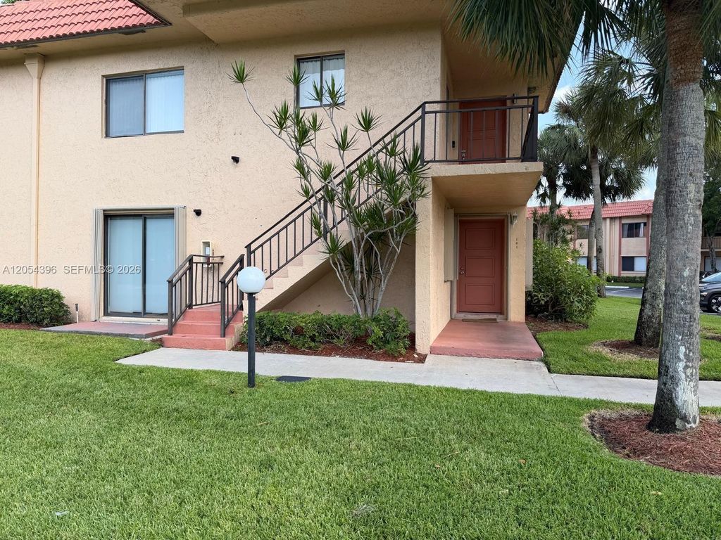178 Lakeview Dr 101, Weston, FL 33326