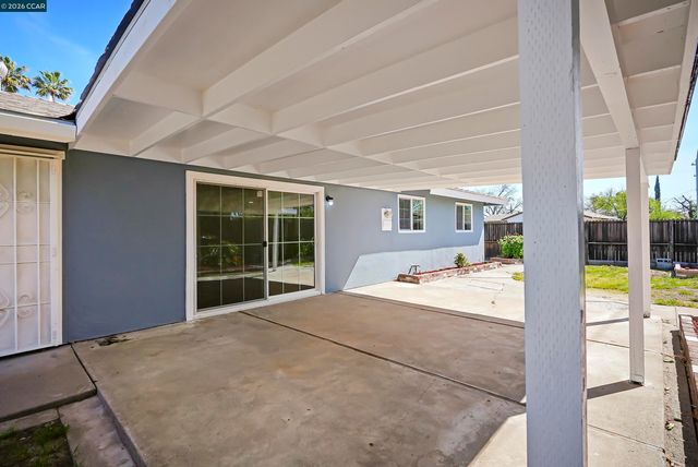 6860 Cunningham Way, Sacramento, CA 95828