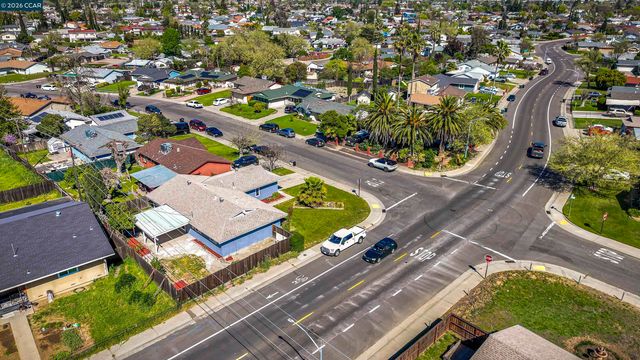 6860 Cunningham Way, Sacramento, CA 95828