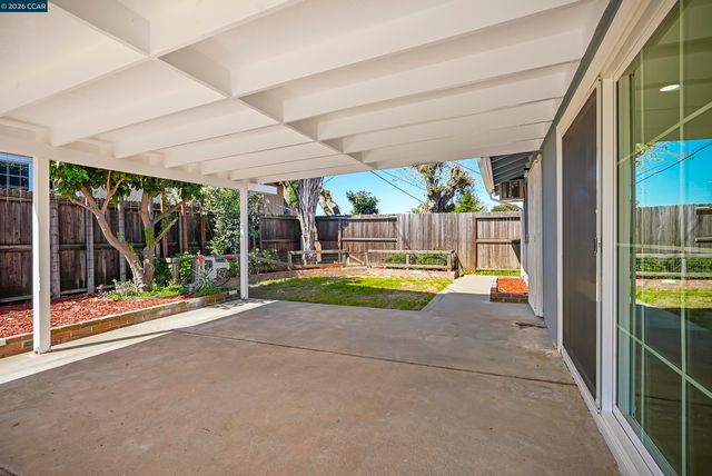 6860 Cunningham Way, Sacramento, CA 95828