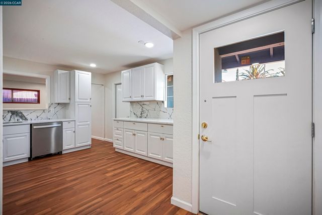 6860 Cunningham Way, Sacramento, CA 95828