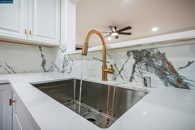 6860 Cunningham Way, Sacramento, CA 95828