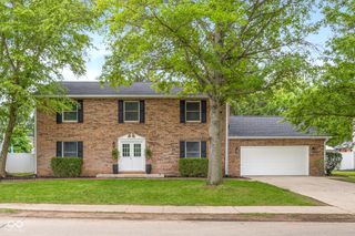 1127 Junco Drive, Columbus, IN 47203