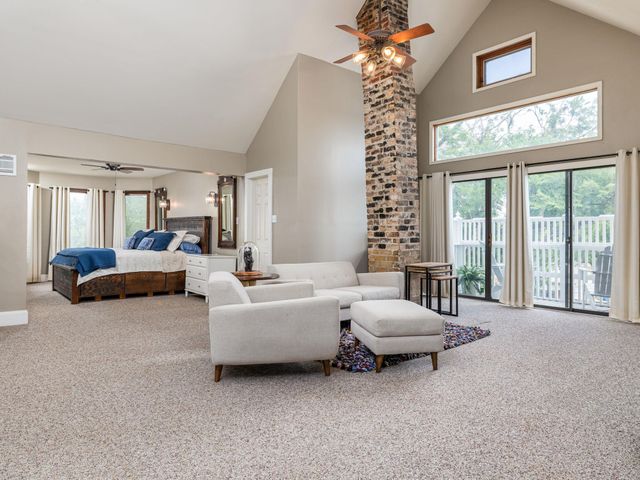 1220 W Lake DR, Taylor, TX 76574
