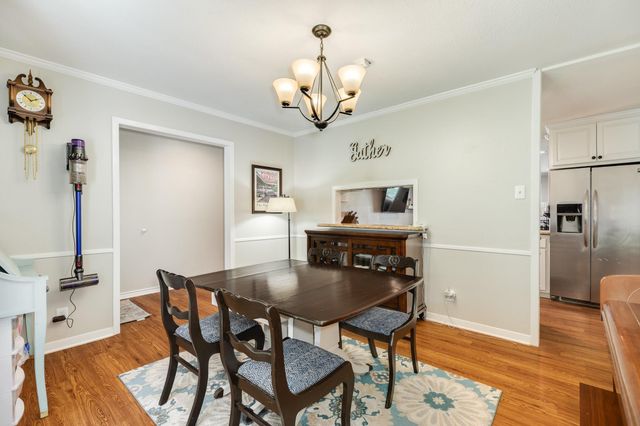 302 E Bronco Bend Street, Angleton, TX 77515