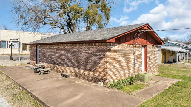 101 E Main Street, Stratford, OK 74872