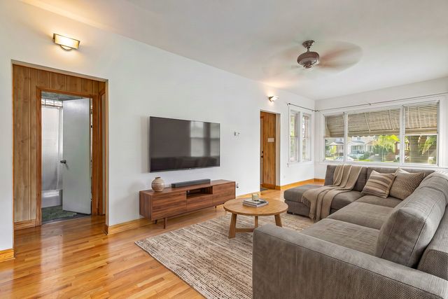 5306 N Lynch Avenue, Chicago, IL 60630