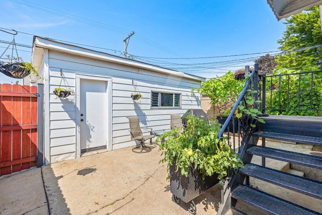 5306 N Lynch Avenue, Chicago, IL 60630