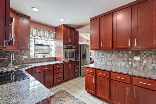 5306 N Lynch Avenue, Chicago, IL 60630