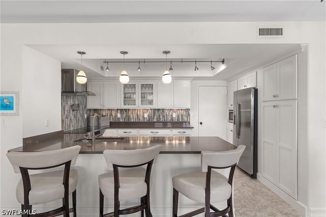 3115 Gulf Shore BLVD N 203S, Naples, FL 34103