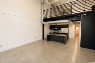 215 Coca Cola Pl # 311, San Antonio, TX 78219