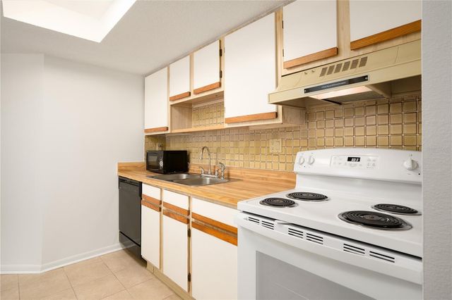 22291 WESTCHESTER BOULEVARD 301, Port Charlotte, FL 33952