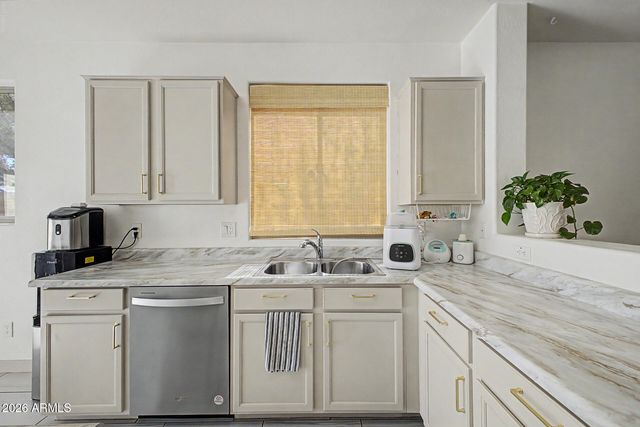 10445 W CORDES Road, Tolleson, AZ 85353