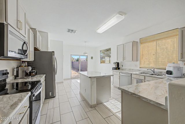 10445 W CORDES Road, Tolleson, AZ 85353
