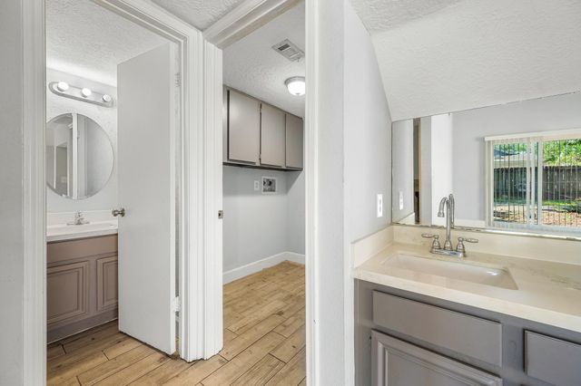 11722 Plumpoint Drive, Houston, TX 77099