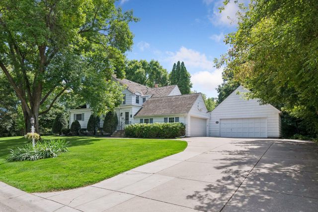 830 Edgemoor Drive, Hopkins, MN 55305