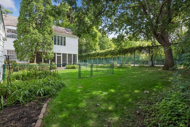 830 Edgemoor Drive, Hopkins, MN 55305