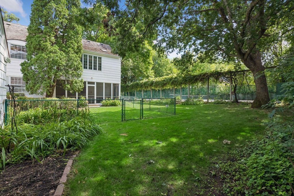 830 Edgemoor Drive, Hopkins, MN 55305 — photo 3