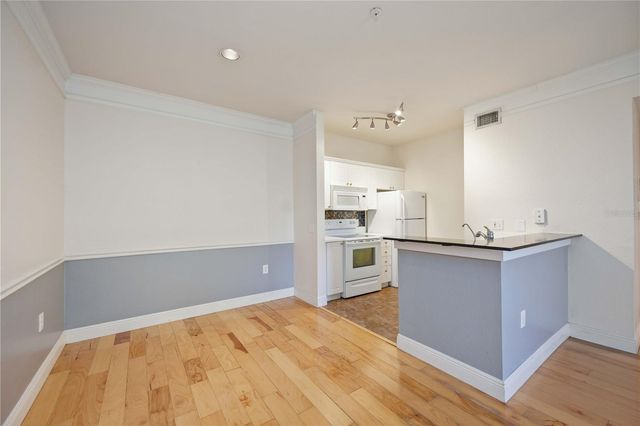 5146 NORTHRIDGE ROAD 210, Sarasota, FL 34238