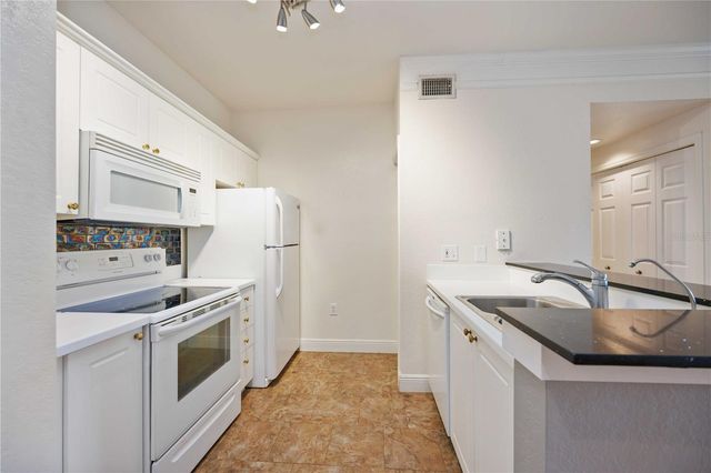 5146 NORTHRIDGE ROAD 210, Sarasota, FL 34238