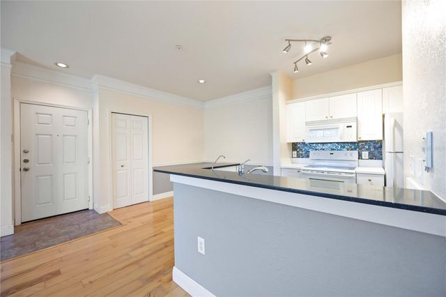 5146 NORTHRIDGE ROAD 210, Sarasota, FL 34238