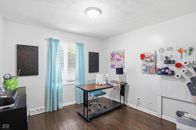 929 Briarwood Drive, Greenwood, IN 46142