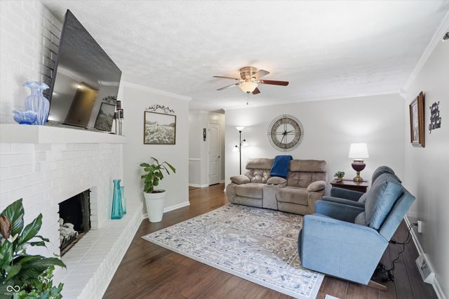 929 Briarwood Drive, Greenwood, IN 46142